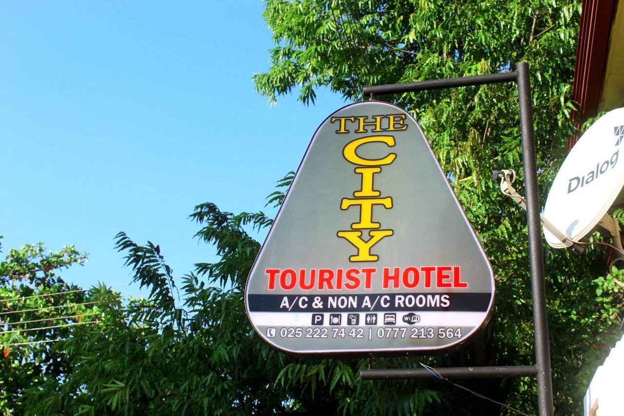 The City Tourist Hotel アヌラーダプラ エクステリア 写真